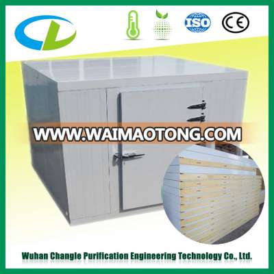 Rigid polyurethane foam panel for refrigerated Ware housing